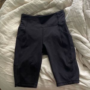 Lululemon black align shorts. With pockets